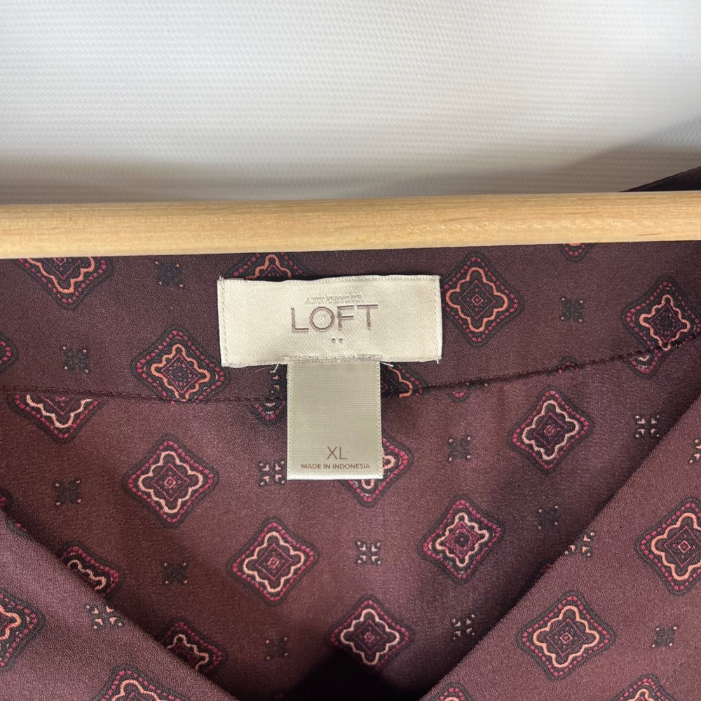 LOFT Blouse Women XL Burgundy Geometric Medallion 3/4 Sleeve High Low Tunic - Picture 2 of 8